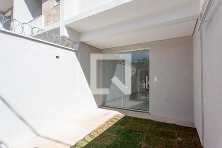 Casa à venda com 112m², 2 quartos e 1 vagaGaragem
