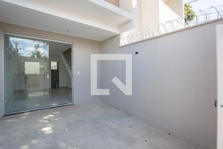 Casa à venda com 112m², 2 quartos e 1 vagaGaragem