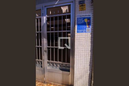 Casa à venda com 196m², 4 quartos e 2 vagas Casa à venda com 196m², 4 quartos e 2 vagasFachada