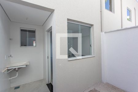 Casa à venda com 112m², 2 quartos e 1 vaga Casa à venda com 112m², 2 quartos e 1 vagaÁrea de Serviço