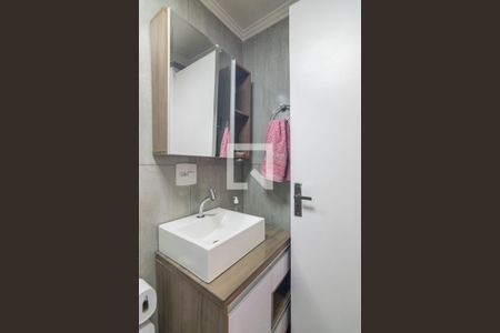 Banheiro de apartamento para alugar com 3 quartos, 59m² em Vila Eldízia, Santo André
