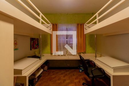 Casa à venda com 287m², 6 quartos e 6 vagas Casa à venda com 287m², 6 quartos e 6 vagasQuarto 2