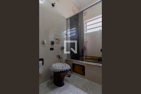 Casa à venda com 287m², 6 quartos e 6 vagas Casa à venda com 287m², 6 quartos e 6 vagasBanheiro