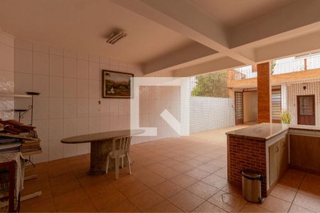Casa à venda com 287m², 6 quartos e 6 vagas Casa à venda com 287m², 6 quartos e 6 vagasChurrasqueira