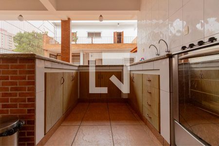 Casa à venda com 287m², 6 quartos e 6 vagas Casa à venda com 287m², 6 quartos e 6 vagasChurrasqueira