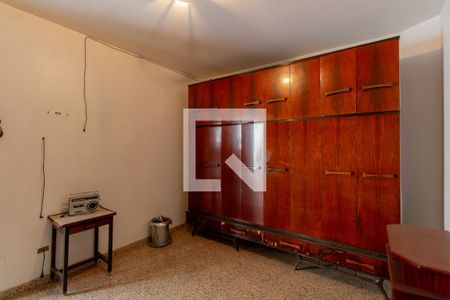 Casa à venda com 287m², 6 quartos e 6 vagas Casa à venda com 287m², 6 quartos e 6 vagasQuarto Externo