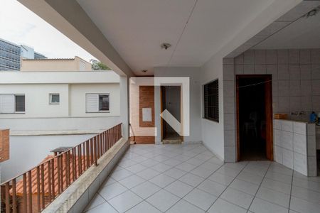 Casa à venda com 287m², 6 quartos e 6 vagas Casa à venda com 287m², 6 quartos e 6 vagasVaranda