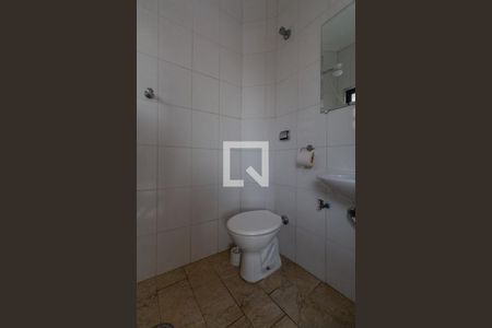 Casa à venda com 287m², 6 quartos e 6 vagas Casa à venda com 287m², 6 quartos e 6 vagasLavabo Externo