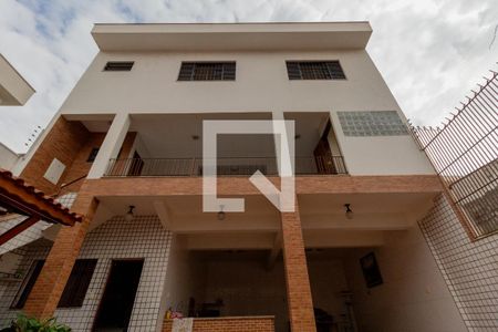 Casa à venda com 287m², 6 quartos e 6 vagas Casa à venda com 287m², 6 quartos e 6 vagasChurrasqueira