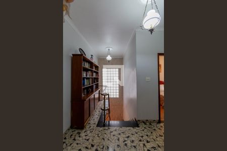 Casa à venda com 287m², 6 quartos e 6 vagas Casa à venda com 287m², 6 quartos e 6 vagasCorredor