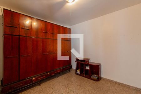 Casa à venda com 287m², 6 quartos e 6 vagas Casa à venda com 287m², 6 quartos e 6 vagasQuarto Externo