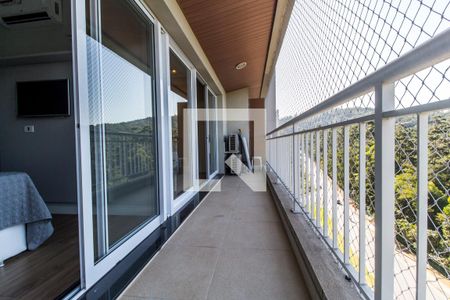 Varanda de apartamento à venda com 1 quarto, 50m² em Residencial Trix Tamboré, Santana de Parnaíba