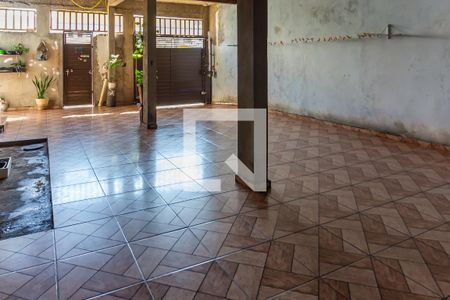 Casa à venda com 172m², 2 quartos e 2 vagas Casa à venda com 172m², 2 quartos e 2 vagasGaragem