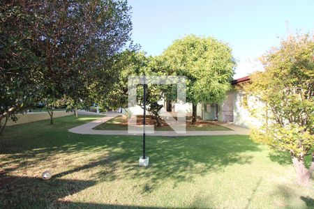 Casa à venda com 398m², 3 quartos e 8 vagas Casa à venda com 398m², 3 quartos e 8 vagasÁrea externa