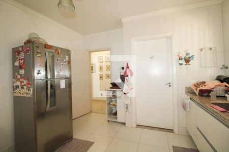 Casa à venda com 398m², 3 quartos e 8 vagas Casa à venda com 398m², 3 quartos e 8 vagasCozinha