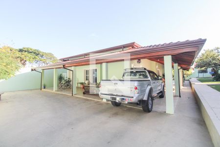 Casa à venda com 398m², 3 quartos e 8 vagas Casa à venda com 398m², 3 quartos e 8 vagasÁrea externa