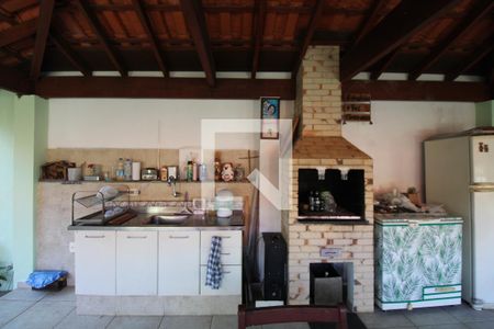 Casa à venda com 398m², 3 quartos e 8 vagas Casa à venda com 398m², 3 quartos e 8 vagasÁrea externa