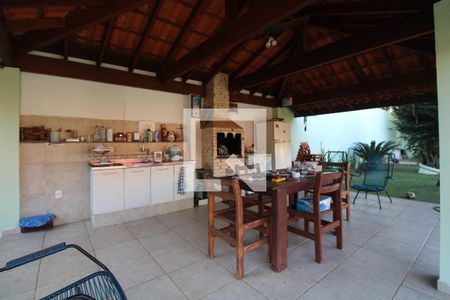 Casa à venda com 398m², 3 quartos e 8 vagas Casa à venda com 398m², 3 quartos e 8 vagasÁrea externa