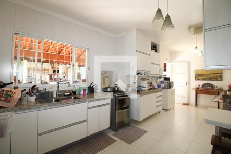 Casa à venda com 398m², 3 quartos e 8 vagas Casa à venda com 398m², 3 quartos e 8 vagasCozinha