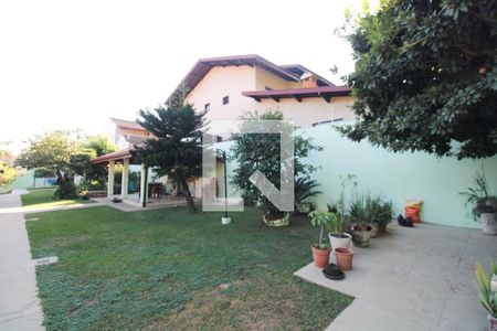 Casa à venda com 398m², 3 quartos e 8 vagas Casa à venda com 398m², 3 quartos e 8 vagasÁrea externa