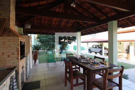 Casa à venda com 398m², 3 quartos e 8 vagas Casa à venda com 398m², 3 quartos e 8 vagasÁrea externa