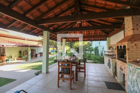 Casa à venda com 398m², 3 quartos e 8 vagas Casa à venda com 398m², 3 quartos e 8 vagasÁrea externa