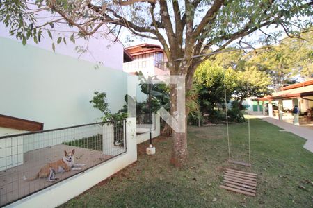Casa à venda com 398m², 3 quartos e 8 vagas Casa à venda com 398m², 3 quartos e 8 vagasÁrea externa