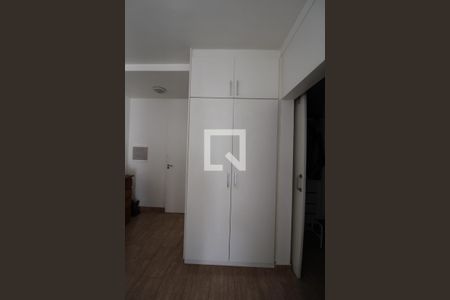 Casa à venda com 398m², 3 quartos e 8 vagas Casa à venda com 398m², 3 quartos e 8 vagasQuarto