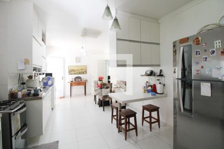 Casa à venda com 398m², 3 quartos e 8 vagas Casa à venda com 398m², 3 quartos e 8 vagasCozinha