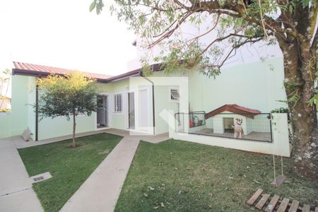 Casa à venda com 398m², 3 quartos e 8 vagas Casa à venda com 398m², 3 quartos e 8 vagasÁrea externa