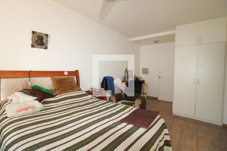 Casa à venda com 398m², 3 quartos e 8 vagas Casa à venda com 398m², 3 quartos e 8 vagasQuarto