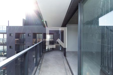 Varanda  de kitnet/studio à venda com 1 quarto, 77m² em Itaim Bibi, São Paulo