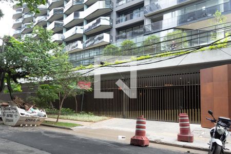 Studio à venda com 77m², 1 quarto e 1 vaga Studio à venda com 77m², 1 quarto e 1 vagaFachada