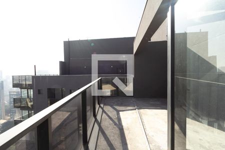 Studio à venda com 77m², 1 quarto e 1 vaga Studio à venda com 77m², 1 quarto e 1 vagaCobertura