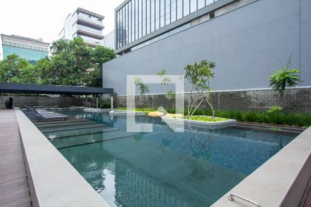 Studio à venda com 77m², 1 quarto e 1 vaga Studio à venda com 77m², 1 quarto e 1 vagaÁrea comum - Piscina