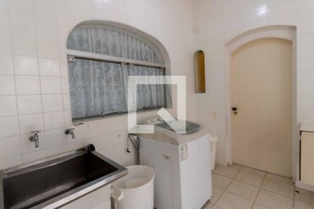 Casa para alugar com 700m², 5 quartos e 6 vagasÁrea de Serviço