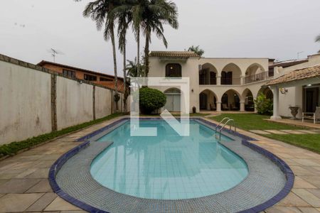 Casa para alugar com 700m², 5 quartos e 6 vagasPiscina