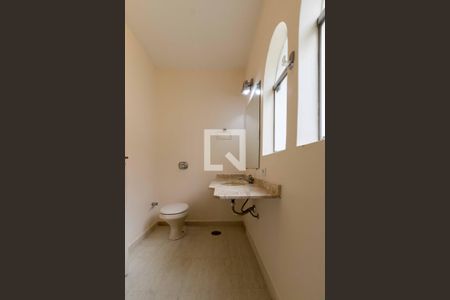 Casa para alugar com 700m², 5 quartos e 6 vagasBanheiro da Suíte 2