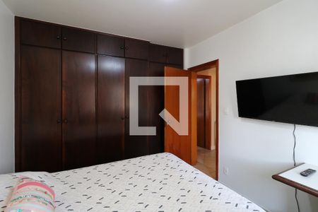 Apartamento à venda com 107m², 3 quartos e 2 vagasQuarto 2