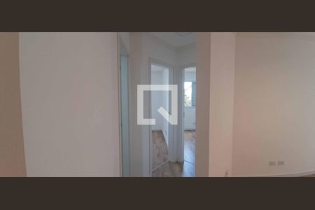 Corredor de apartamento para alugar com 2 quartos, 55m² em Padroeira, Osasco