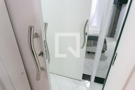 Casa de condomínio à venda com 65m², 2 quartos e 2 vagasCorredor - Portas de Correr