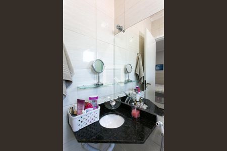 Casa de condomínio à venda com 65m², 2 quartos e 2 vagasBanheiro da Suíte 1