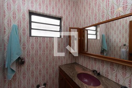 Casa à venda com 331m², 4 quartos e 4 vagasBanheiro Social