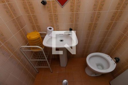 Casa à venda com 331m², 4 quartos e 4 vagasBanheiro de Serviço