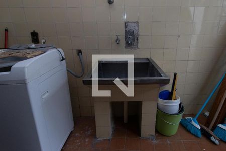 Casa à venda com 331m², 4 quartos e 4 vagasÁrea de Serviço 2