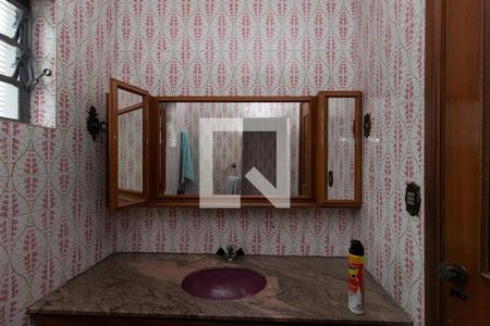 Casa à venda com 331m², 4 quartos e 4 vagasBanheiro Social