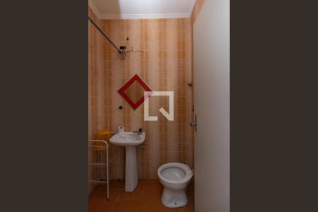 Casa à venda com 331m², 4 quartos e 4 vagasBanheiro de Serviço