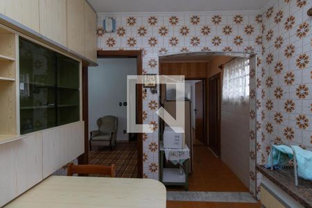 Casa à venda com 331m², 4 quartos e 4 vagasCozinha