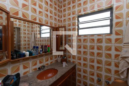 Casa à venda com 331m², 4 quartos e 4 vagasBanheiro da Suíte