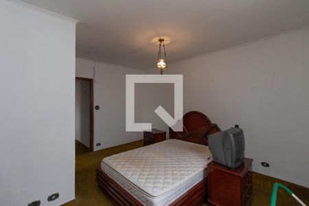 Casa à venda com 331m², 4 quartos e 4 vagasQuarto Suíte